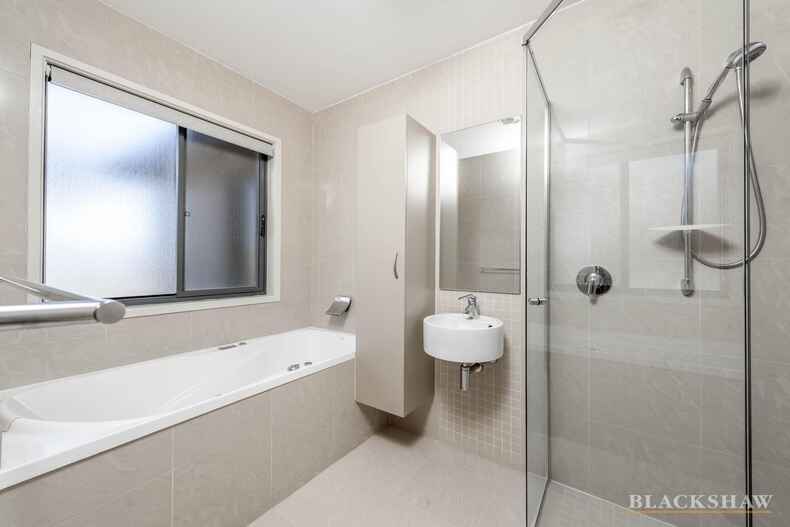 15 Lobelia Close Jerrabomberra