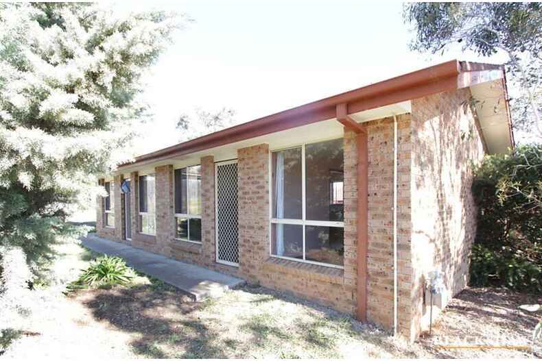 1/2 Ernest Street Queanbeyan