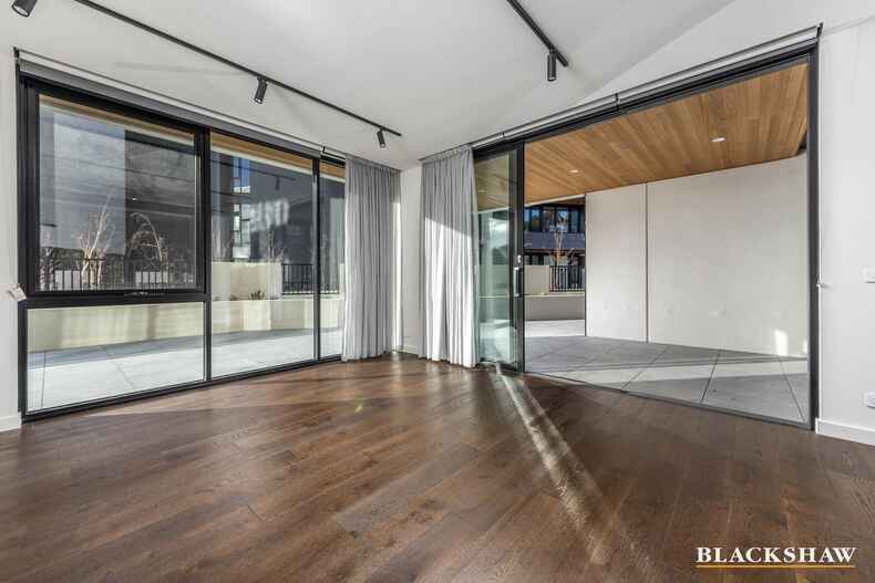 76/7 State Circle Forrest 76/7 State Circle Forrest