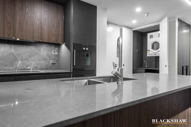 76/7 State Circle Forrest 76/7 State Circle Forrest