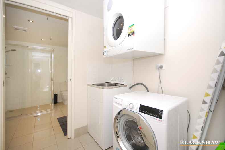 62/3 London Circuit City 62/3 London Circuit City