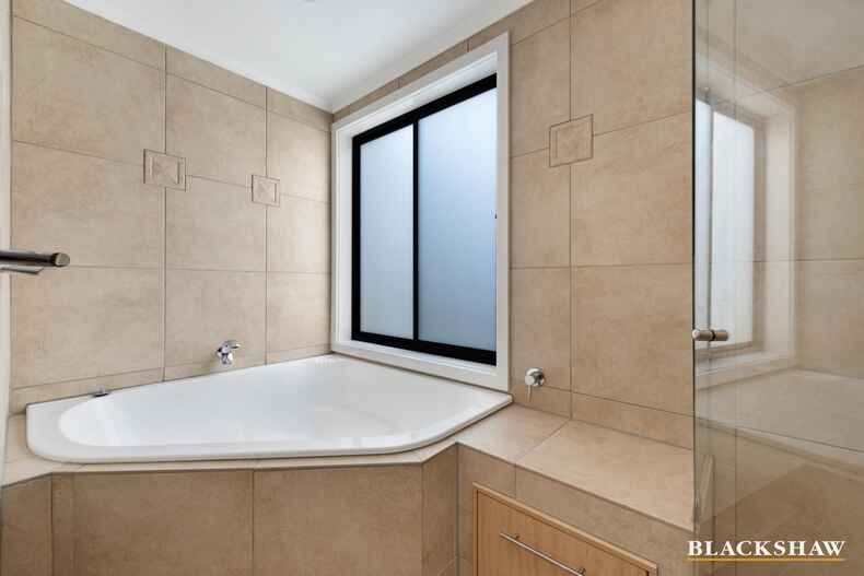 75 Shackleton Circuit Mawson