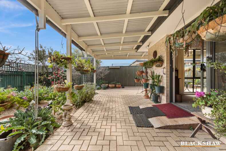 9 Bryan Hudson Street Macgregor 9 Bryan Hudson Street Macgregor