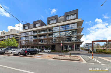 16/35 Eastlake Parade Kingston