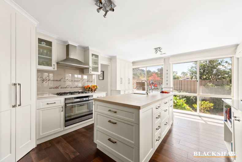 11 Weavers Crescent Theodore 11 Weavers Crescent Theodore