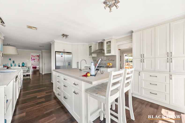 11 Weavers Crescent Theodore 11 Weavers Crescent Theodore