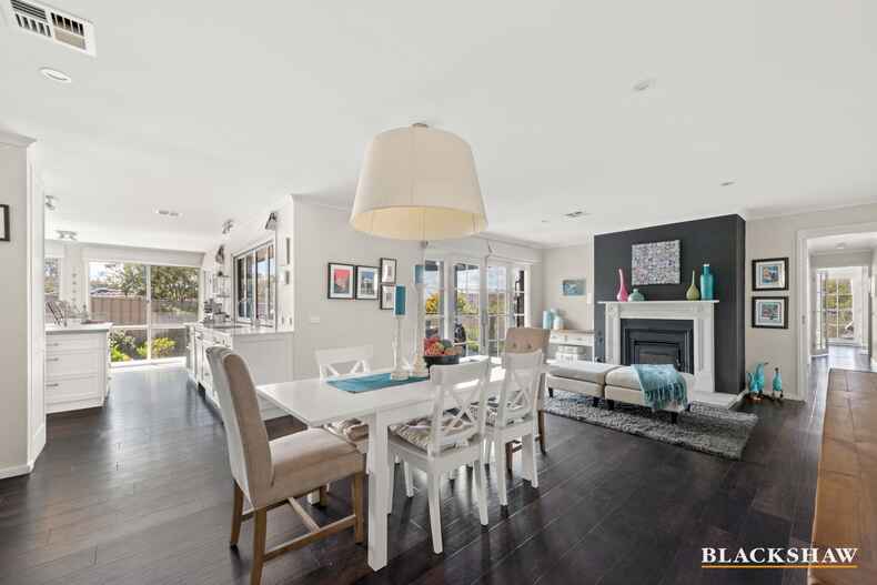 11 Weavers Crescent Theodore 11 Weavers Crescent Theodore