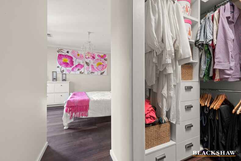 11 Weavers Crescent Theodore 11 Weavers Crescent Theodore