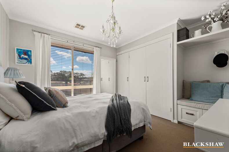 11 Weavers Crescent Theodore 11 Weavers Crescent Theodore