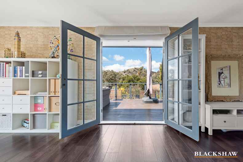 11 Weavers Crescent Theodore 11 Weavers Crescent Theodore