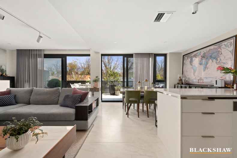 22/22 Canberra Avenue Forrest