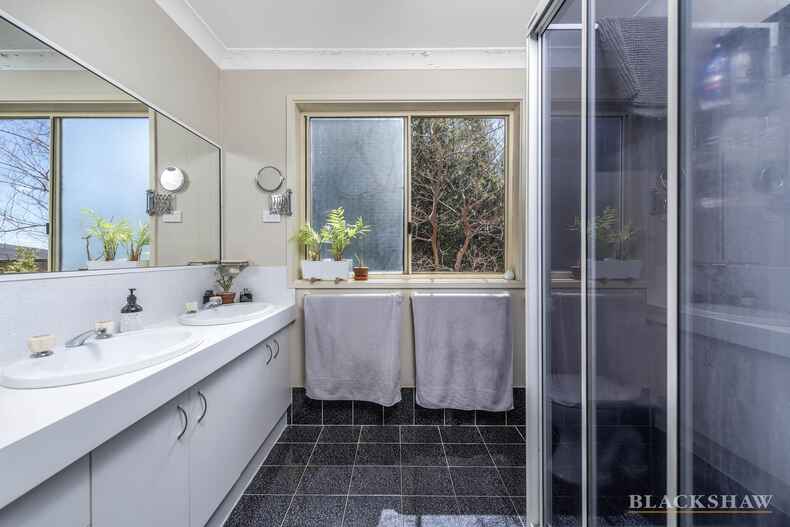 22 Mackerras Crescent Theodore 22 Mackerras Crescent Theodore