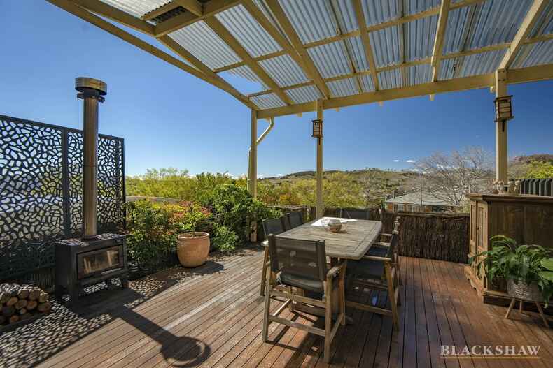 22 Mackerras Crescent Theodore 22 Mackerras Crescent Theodore