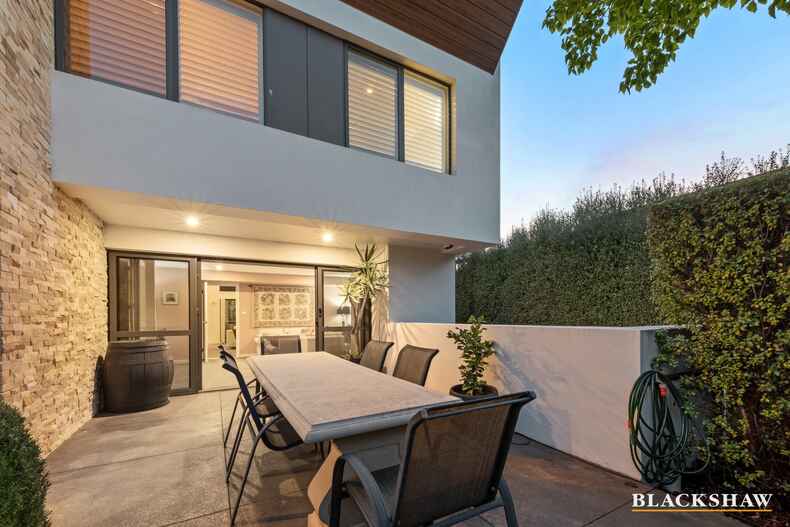 1/12 Gilmore Crescent Garran