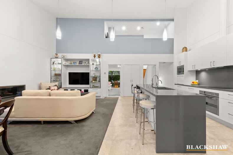 1/12 Gilmore Crescent Garran