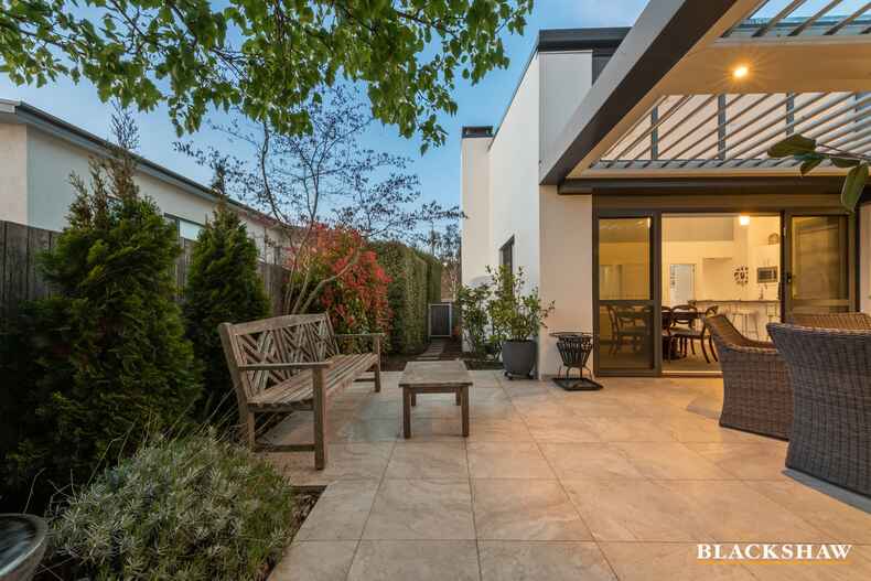 1/12 Gilmore Crescent Garran