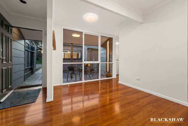 15 English Court Phillip