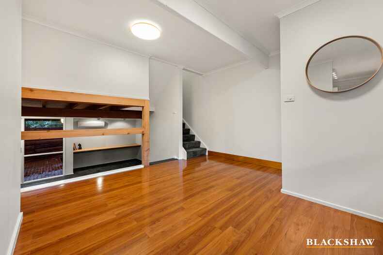 15 English Court Phillip