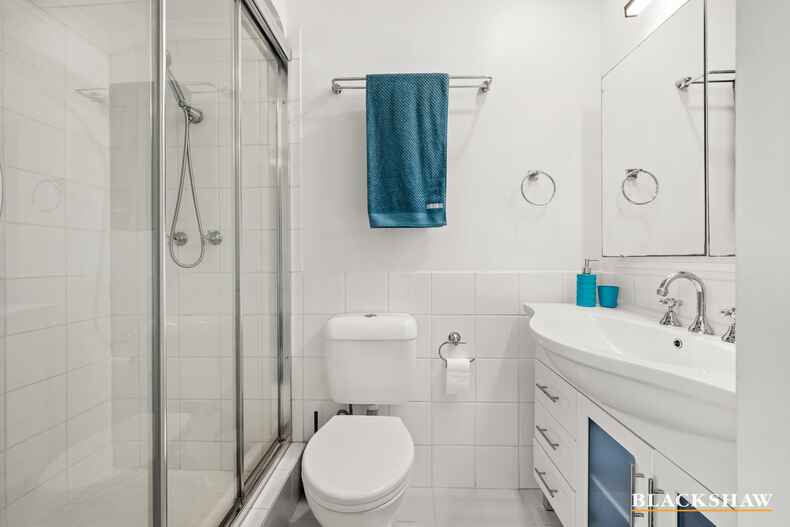 15 English Court Phillip