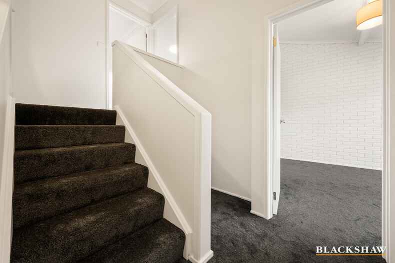 15 English Court Phillip