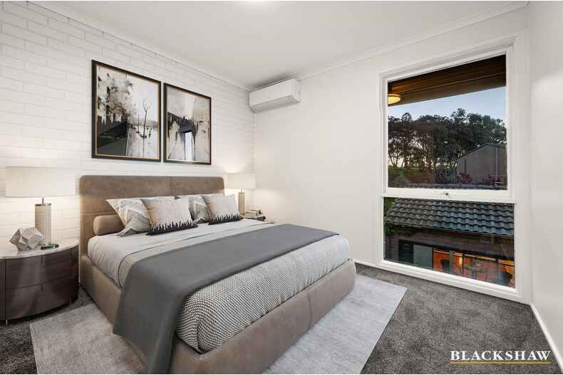 15 English Court Phillip