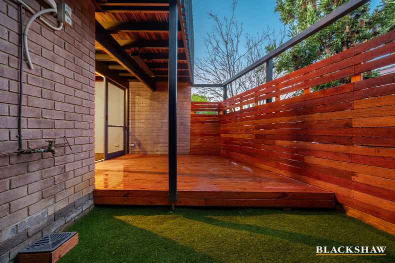 15 English Court Phillip