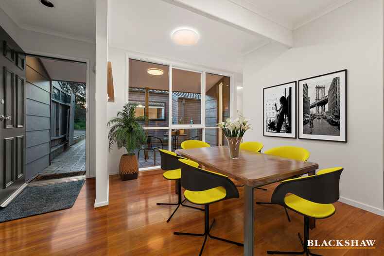 15 English Court Phillip