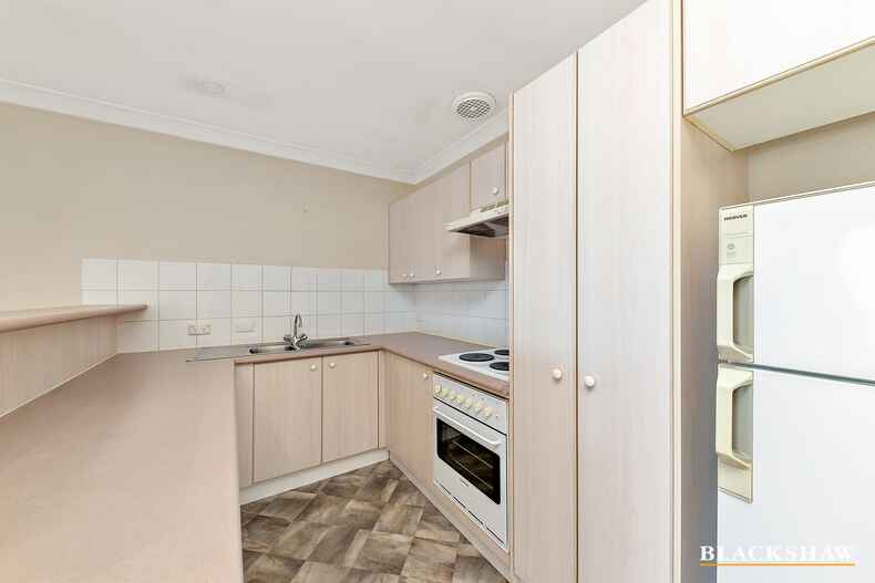 28/12 Albermarle Place Phillip