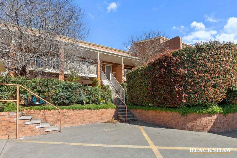 28/12 Albermarle Place Phillip