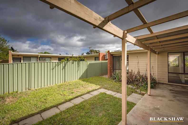 134 Livingston Avenue Kambah 134 Livingston Avenue Kambah