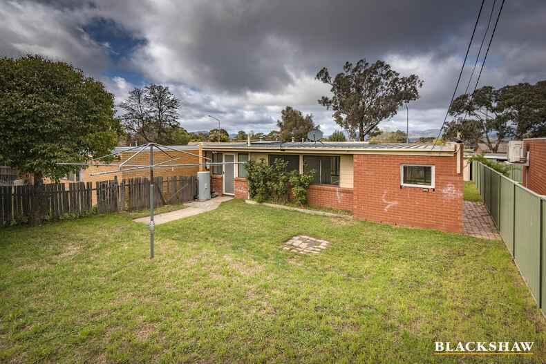 134 Livingston Avenue Kambah 134 Livingston Avenue Kambah