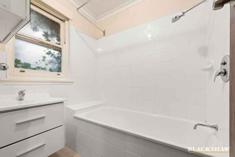 21 MacGillivray Street Yarralumla 21 MacGillivray Street Yarralumla