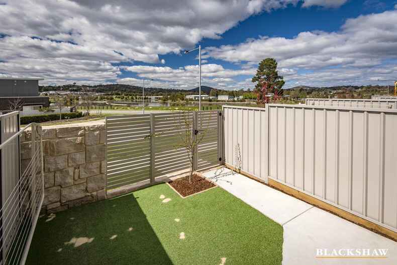 37/40 Pearlman Street Coombs