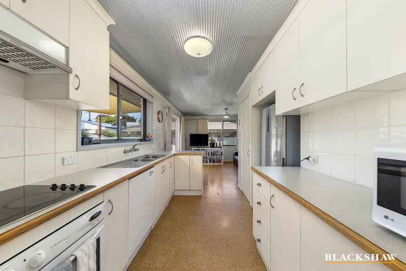 24 & 24A Summerland Circuit Kambah 24 & 24A Summerland Circuit Kambah