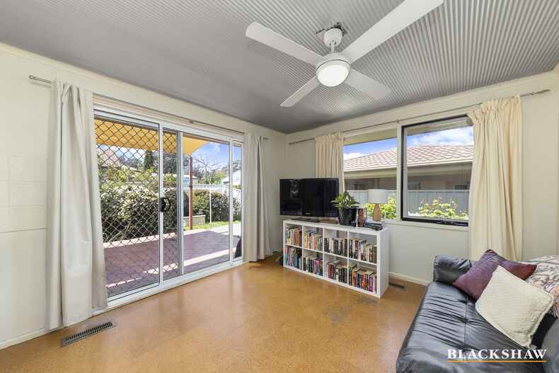 24 & 24A Summerland Circuit Kambah 24 & 24A Summerland Circuit Kambah
