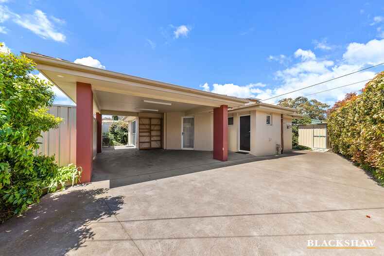 24 & 24A Summerland Circuit Kambah 24 & 24A Summerland Circuit Kambah