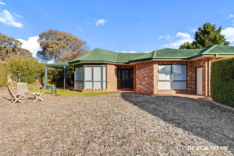 122 Mt Vernon Drive Kambah 122 Mt Vernon Drive Kambah