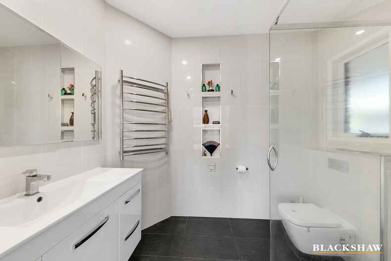 122 Mt Vernon Drive Kambah 122 Mt Vernon Drive Kambah