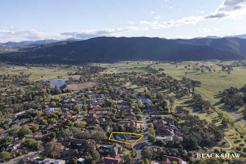 122 Mt Vernon Drive Kambah 122 Mt Vernon Drive Kambah