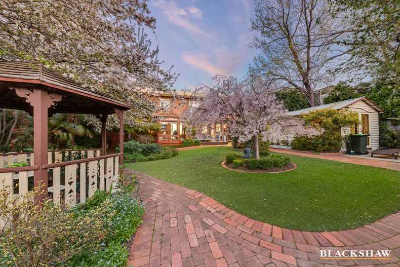 21 Euree Street Reid 21 Euree Street Reid