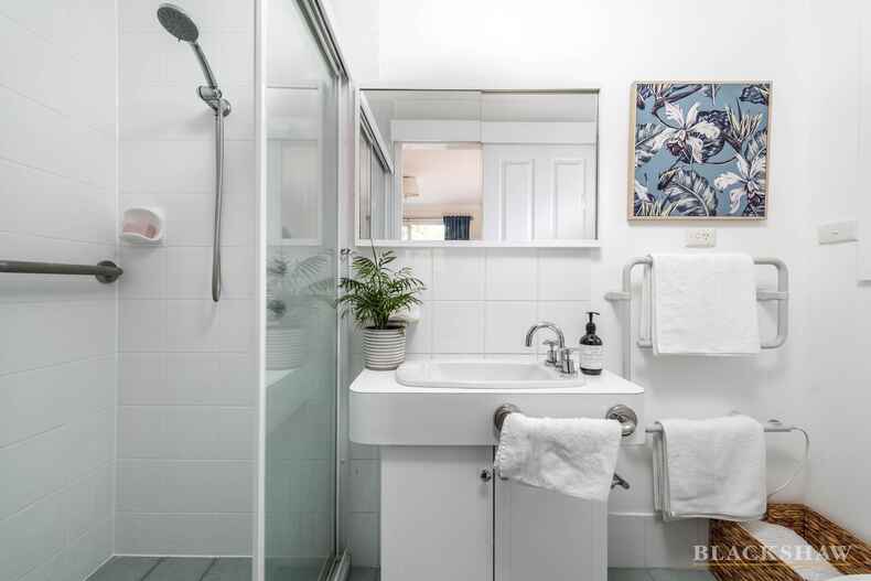 139 Learmonth Drive Kambah 139 Learmonth Drive Kambah