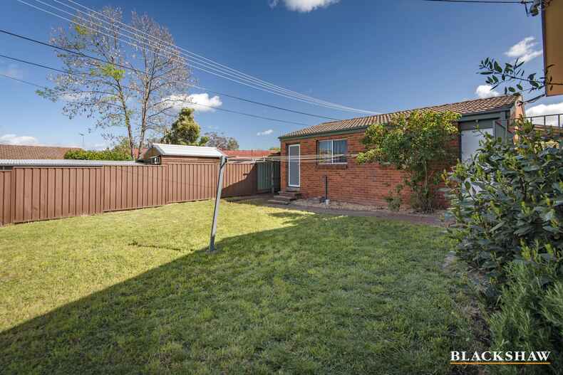 16 McCabe Crescent Holt 16 McCabe Crescent Holt