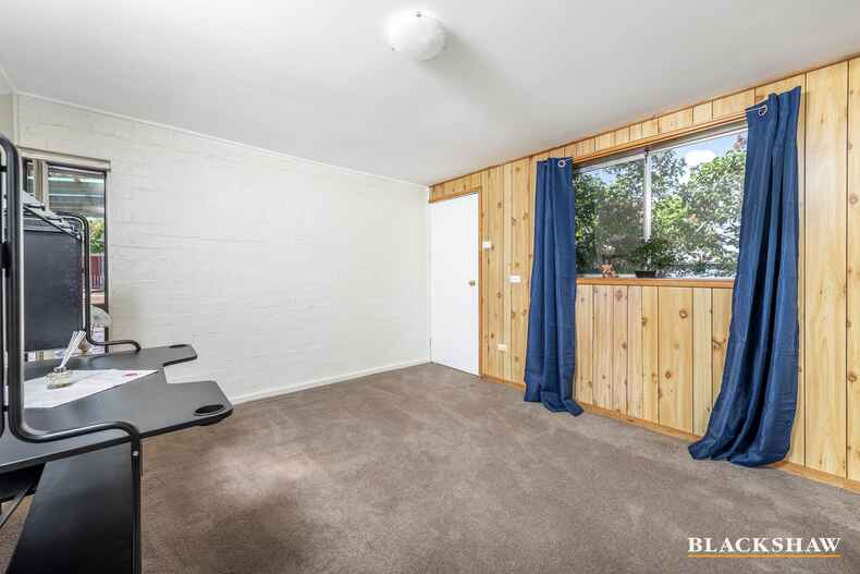 16 McCabe Crescent Holt 16 McCabe Crescent Holt