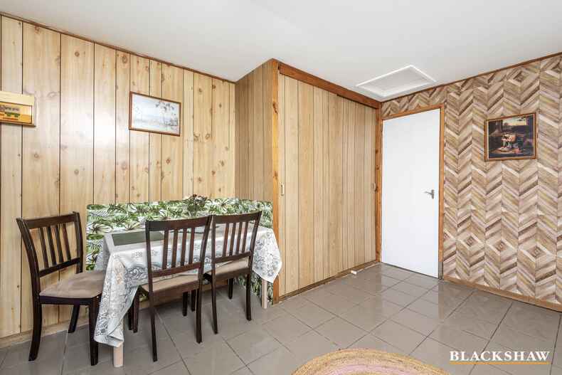 16 McCabe Crescent Holt 16 McCabe Crescent Holt