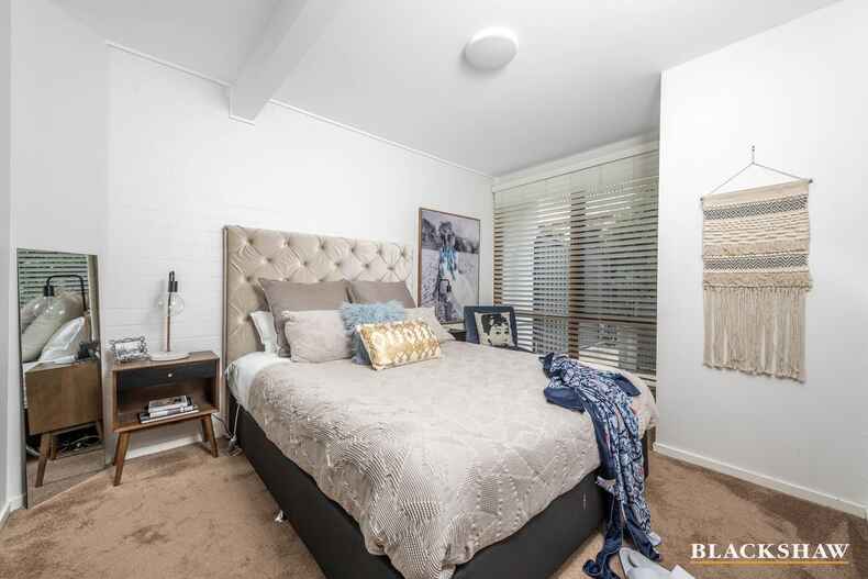 18 MacLachlan Street Holder 18 MacLachlan Street Holder