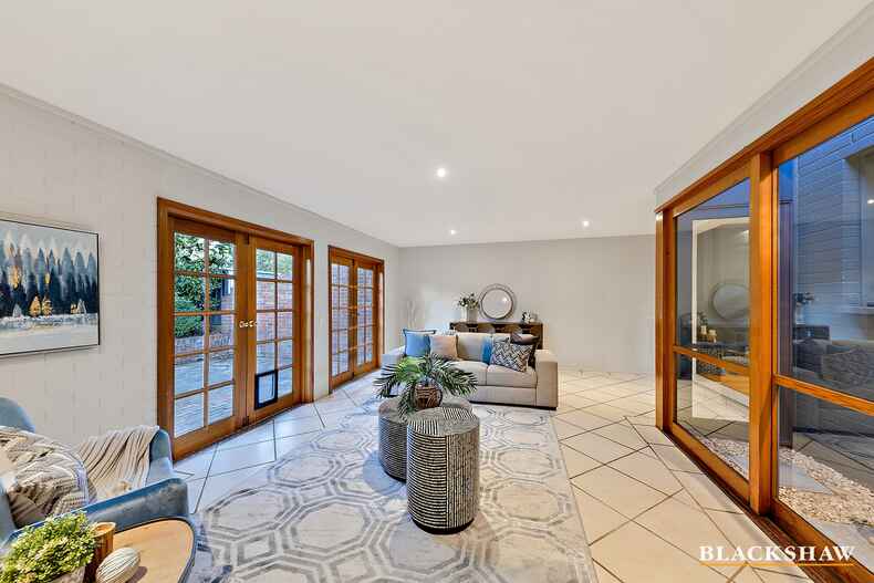 60 Hampton Circuit Yarralumla