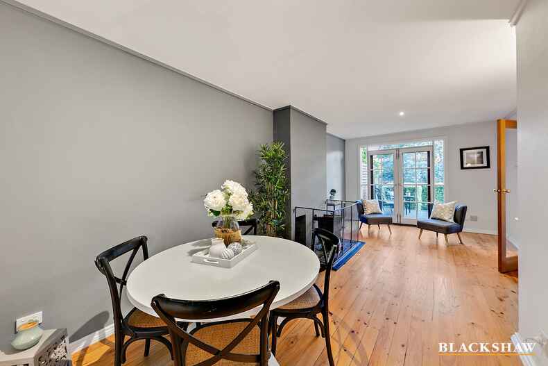 60 Hampton Circuit Yarralumla