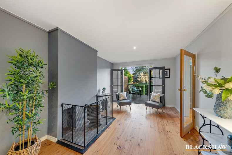 60 Hampton Circuit Yarralumla