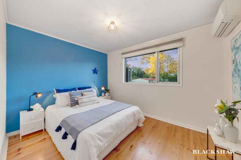 60 Hampton Circuit Yarralumla