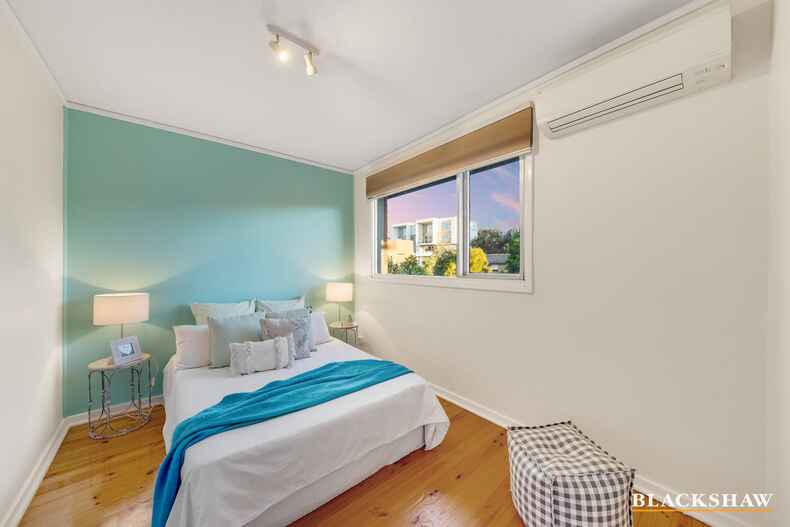 60 Hampton Circuit Yarralumla